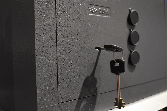 coffre-fort avec clé